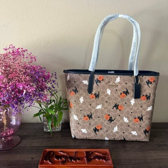 "New Coach City Tote In Signature Canvas With Halloween Print CW450 - Picture 1 of 6